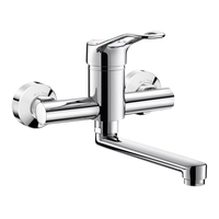 Ścienna bateria z regulatorem ciśnienia do umywalki Bateria ścienna z ruchomą wylewką L.200 uchwyt ażurowy Delabie 2445EP